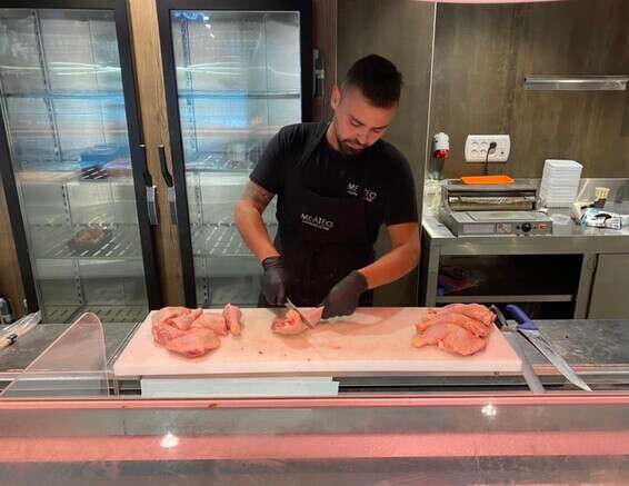 קצב מאור ולדמן בפעולה // צילום: מיטאו סטודיו 